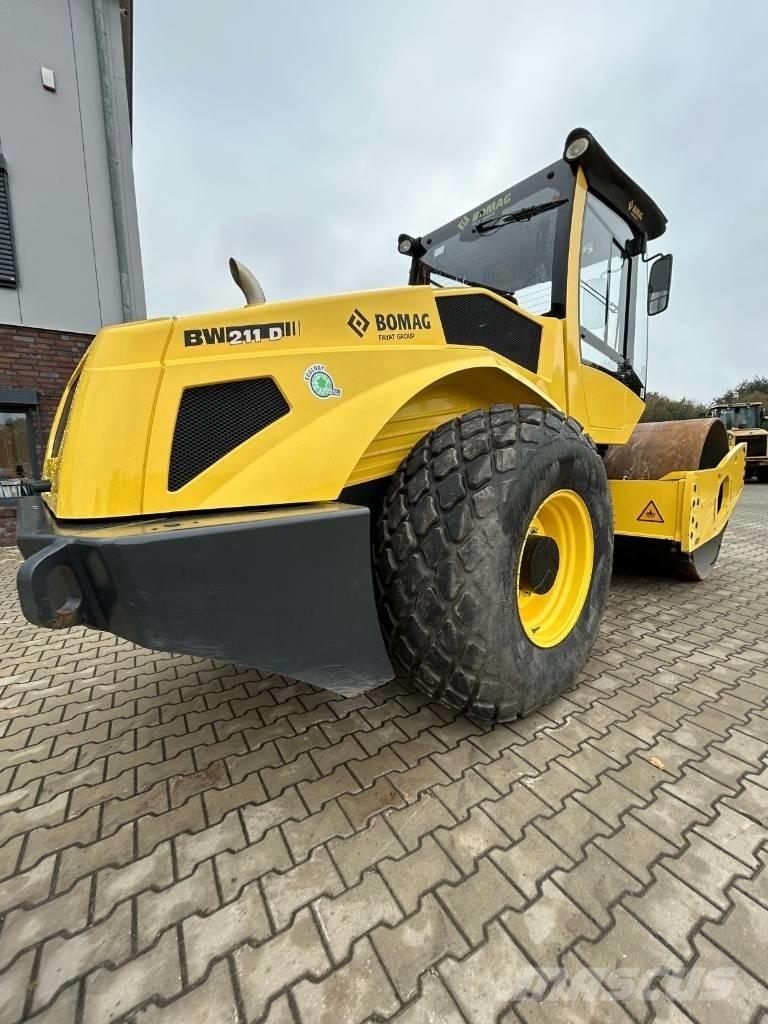 Bomag BW 211 D-5 Rulli monotamburo