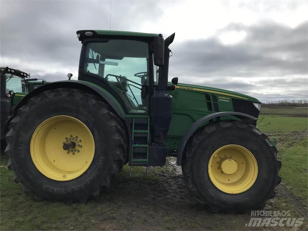 John Deere 6250R Trattori