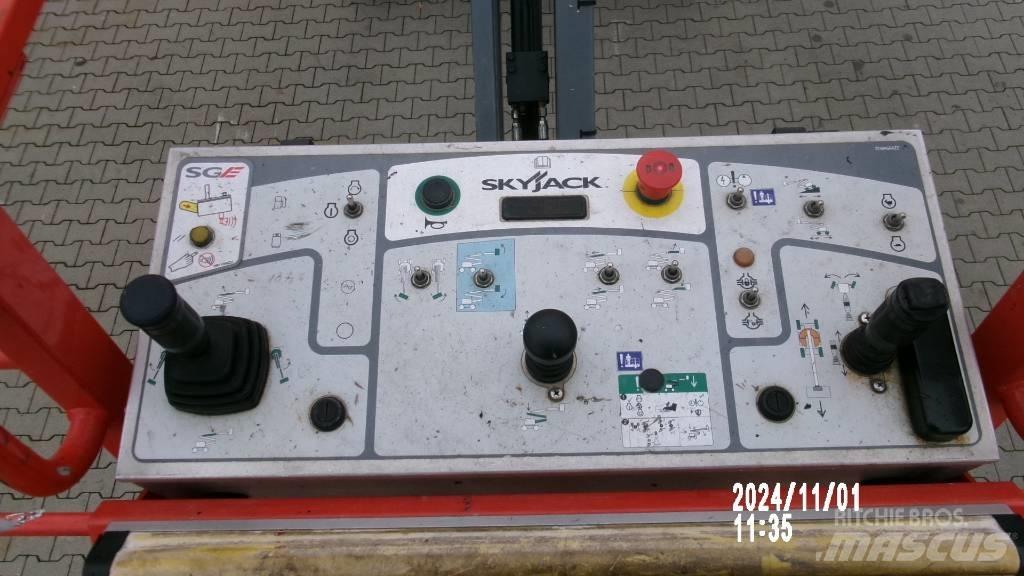 SkyJack SJ 51 AJ Piattaforme a braccio articolato