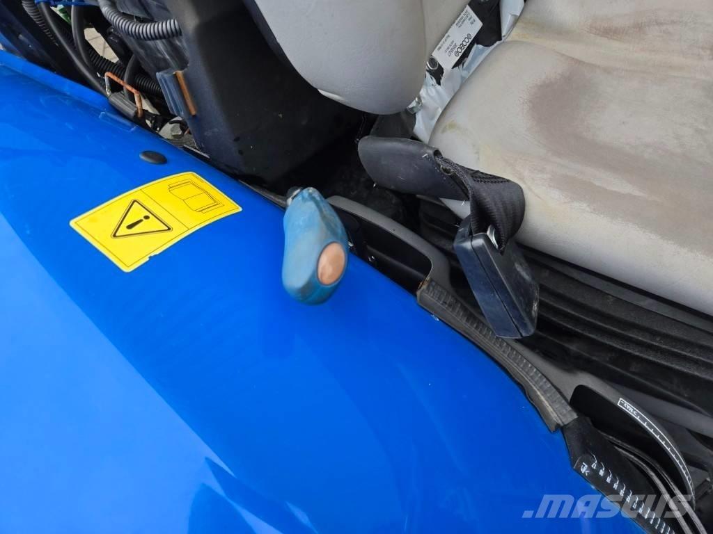 New Holland T 4.75 V Trattori