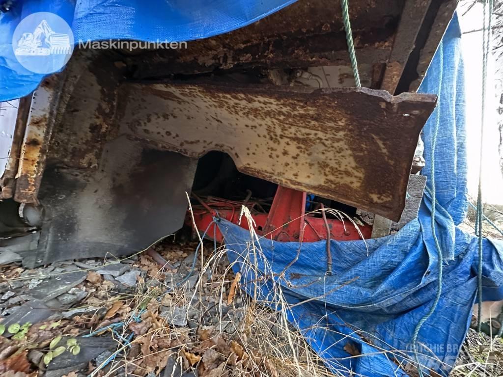 Scania T 141 Camion per il trasporto di macchine forestali