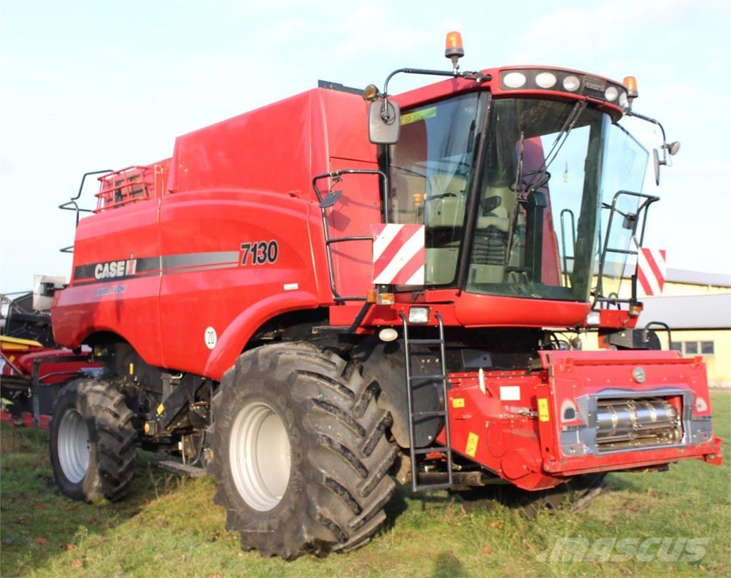 Case IH AF 7130 Mietitrebbiatrici