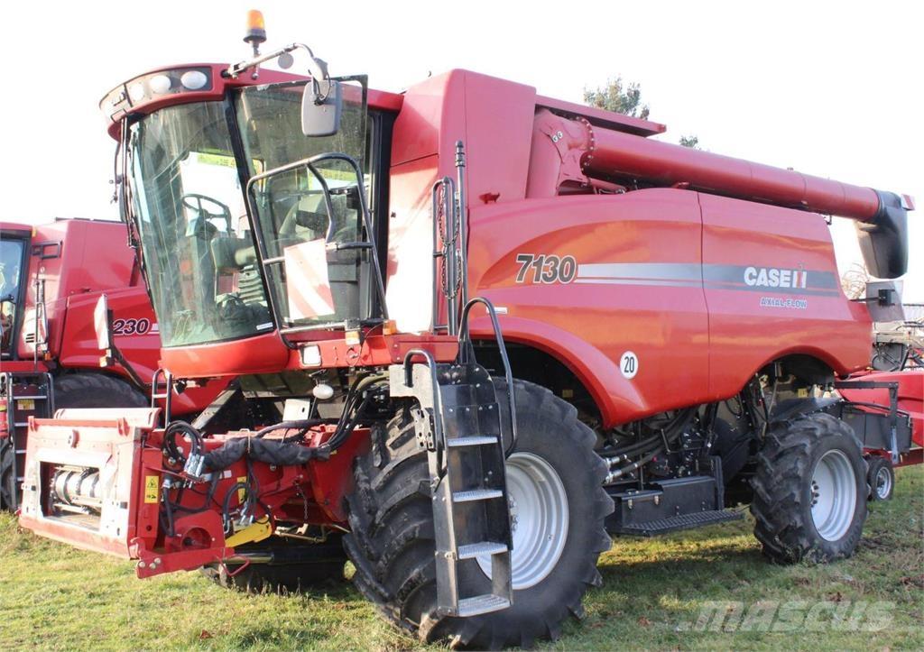 Case IH AF 7130 Mietitrebbiatrici