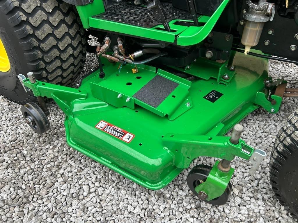 John Deere 2032R Trattori compatti