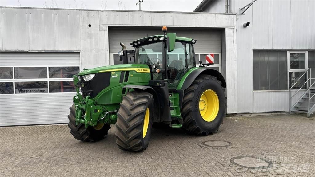 John Deere 6R215 Trattori