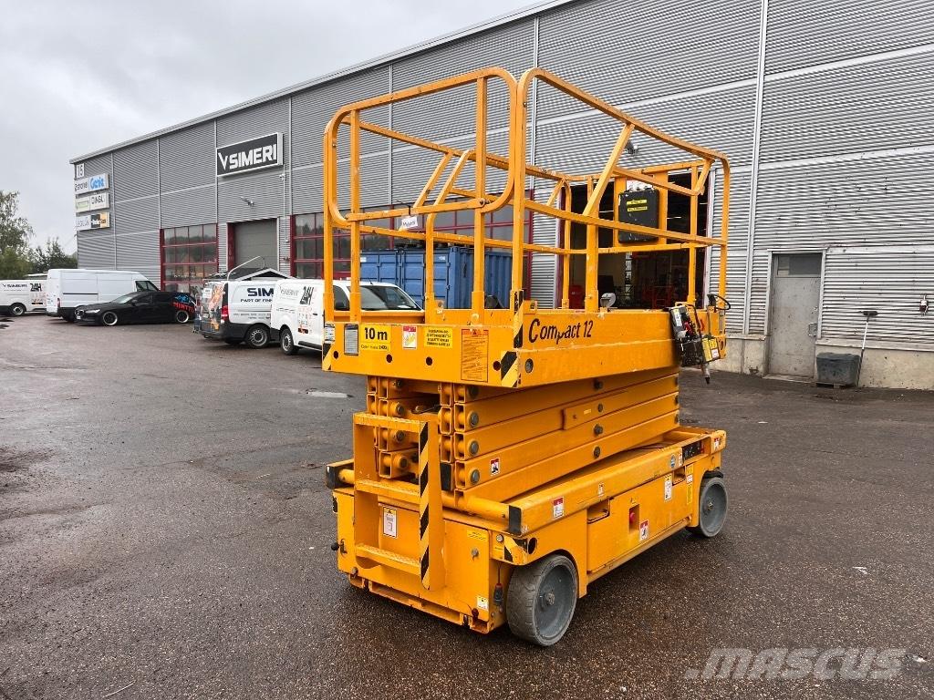 Haulotte Compact 12 Piattaforme a pantografo