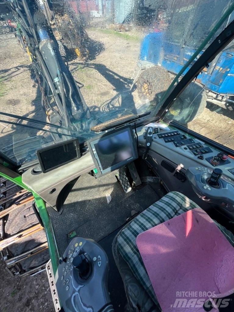 John Deere 1070 D Abbattitrici, Disboscatrici