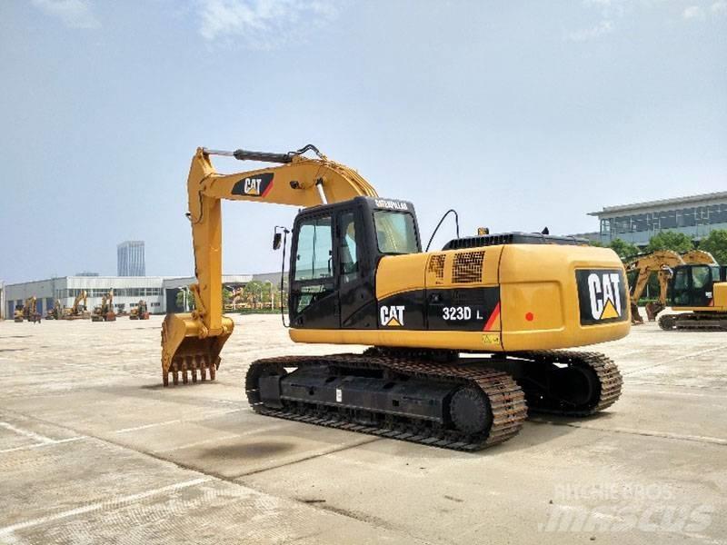 CAT 323 Escavatori cingolati