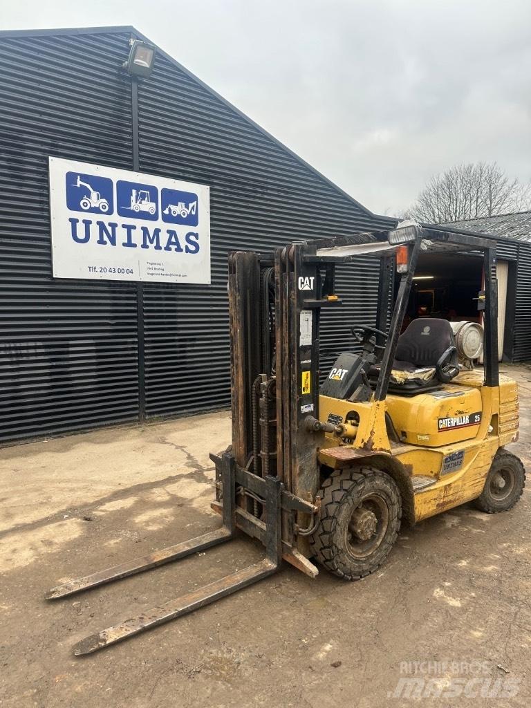 CAT GP25 Carrelli elevatori GPL