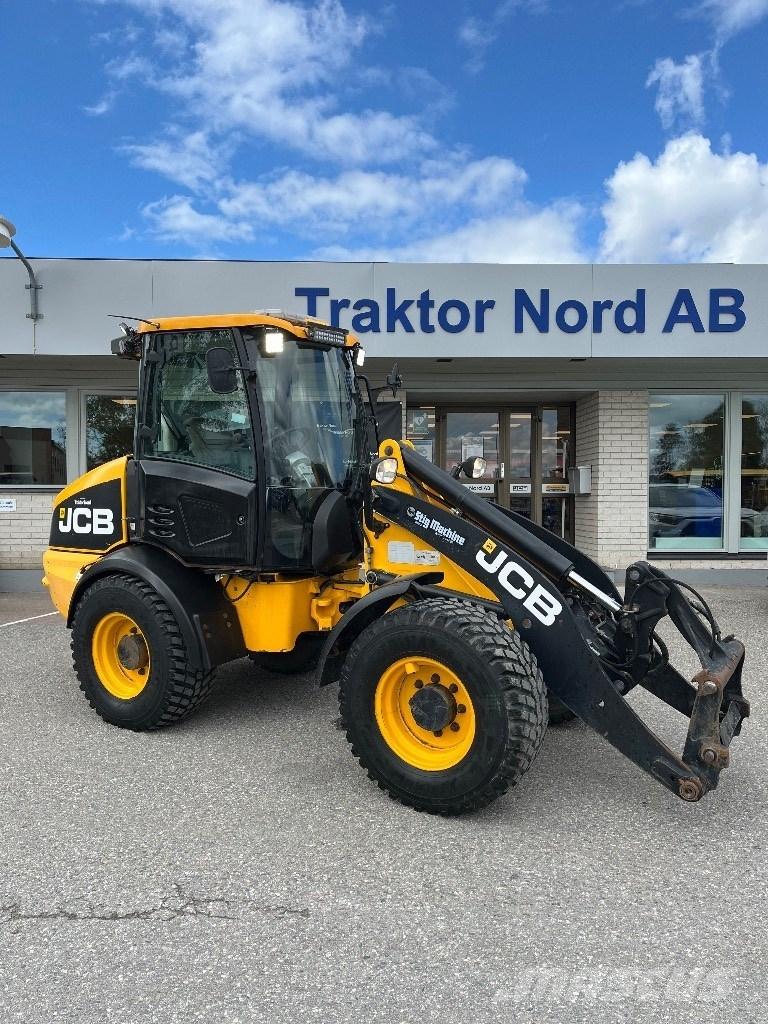 JCB 409 B 40km/h Pale gommate