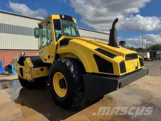Bomag BW 213 D H-4 Rulli monotamburo