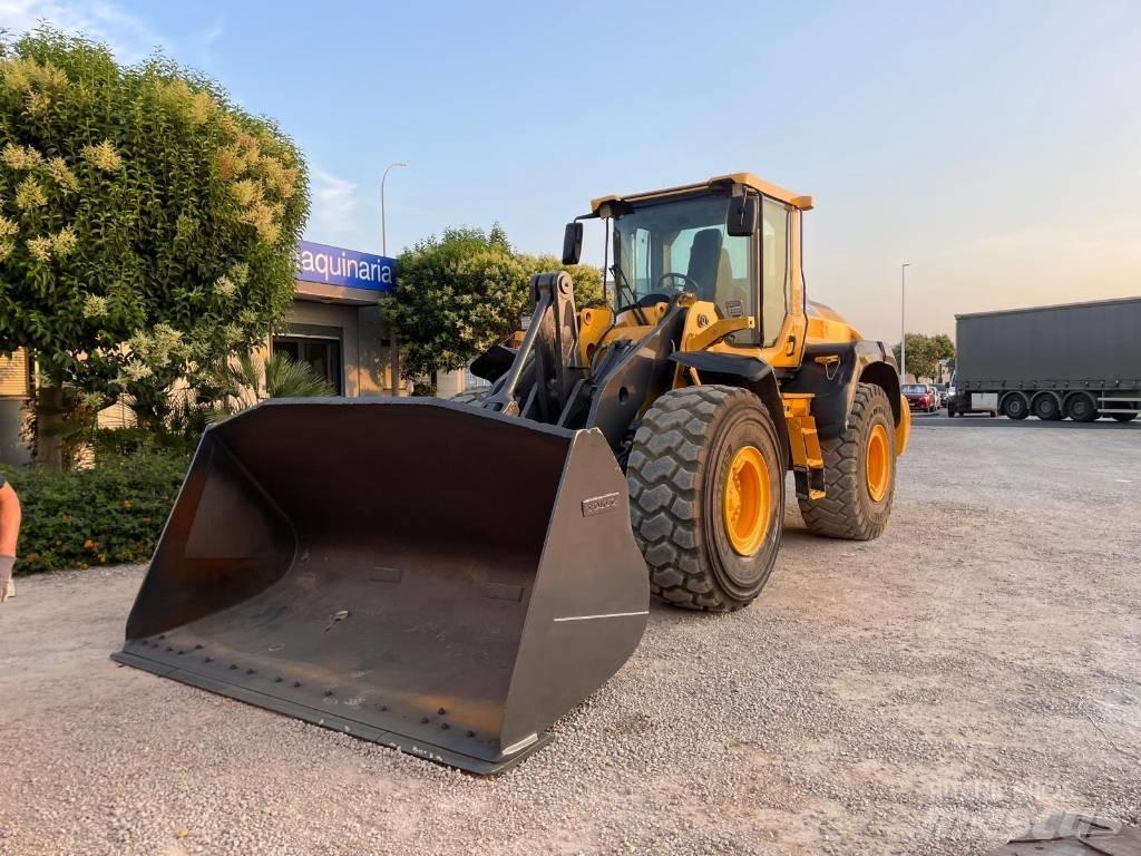 Volvo L120H Pale gommate