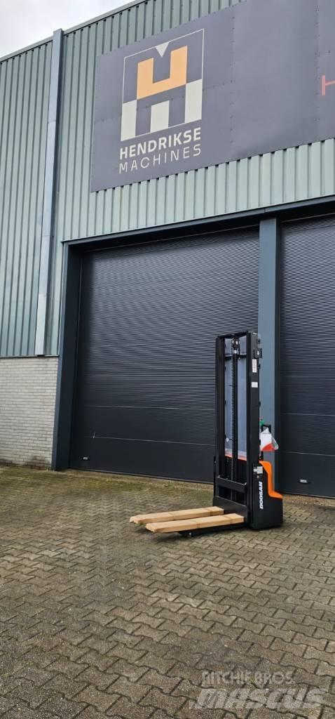 Doosan LSM 12 N Transpallet uomo a terra