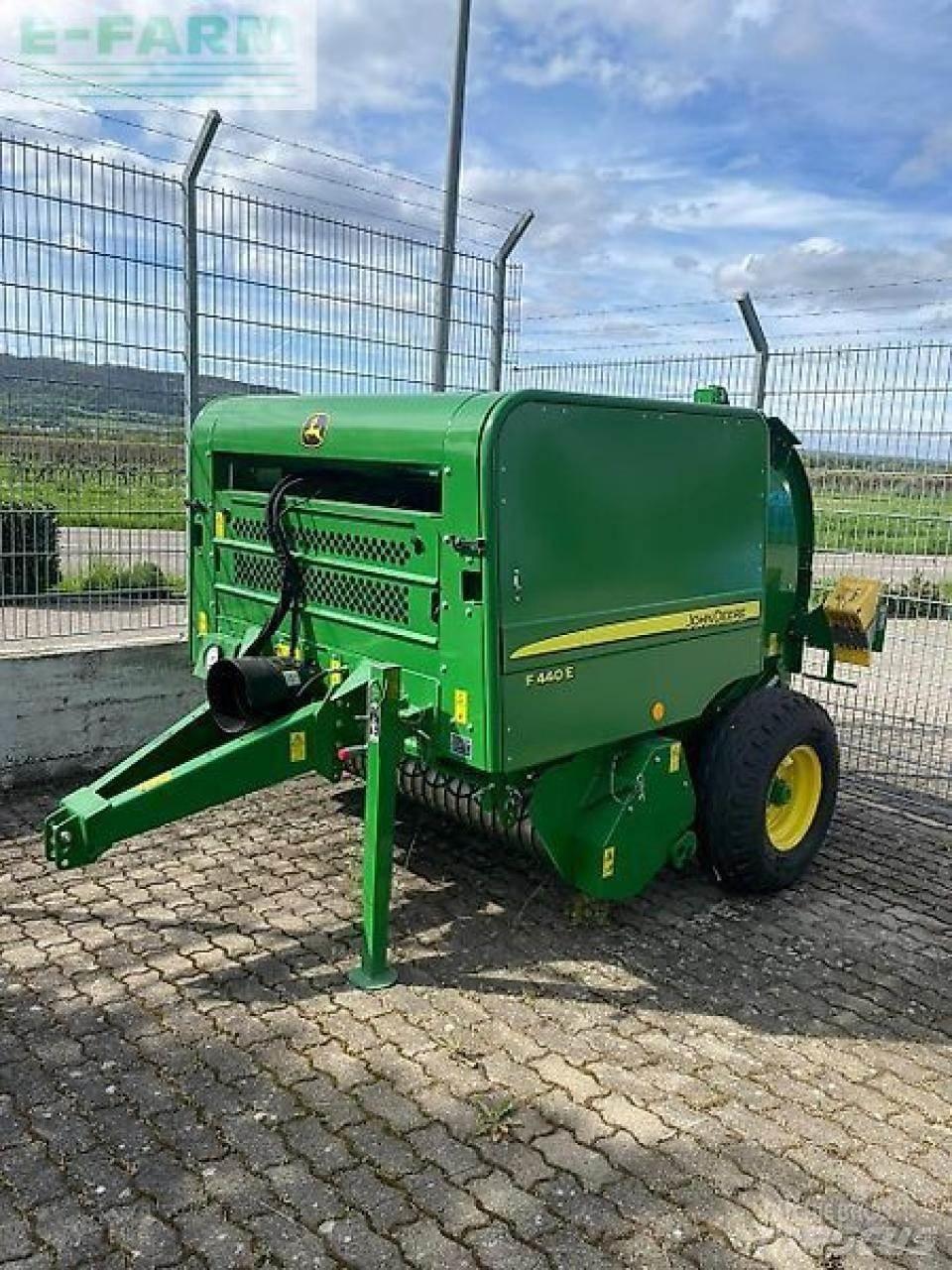 John Deere f440e Presse quadre