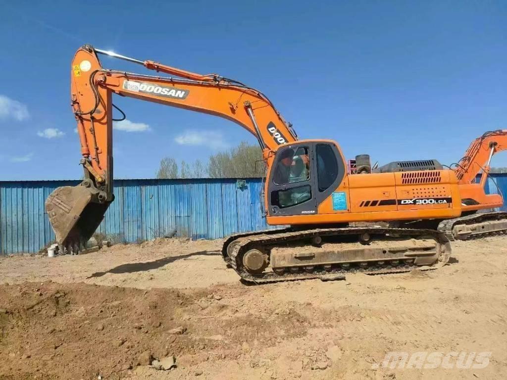 Doosan DX300LC-9 Escavatori cingolati