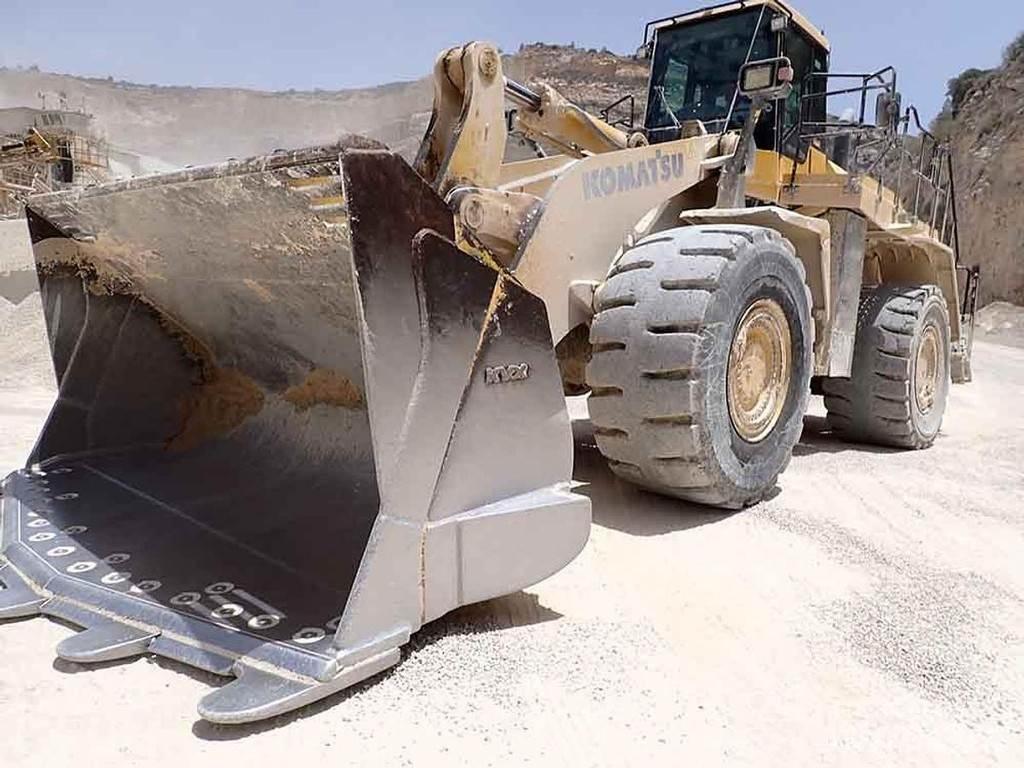 Komatsu WA600-8EO Pale gommate