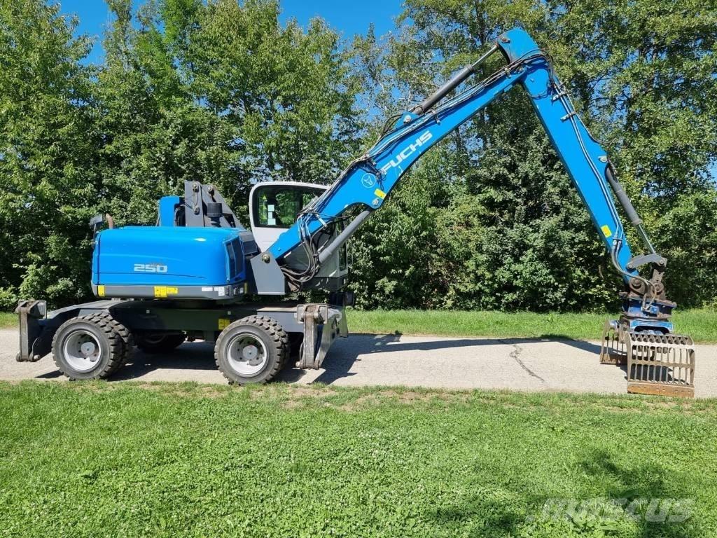 Fuchs MHL 250 Movimentazione rifiuti