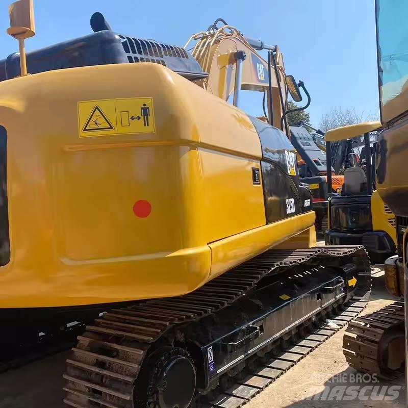 CAT 325 D Escavatori cingolati