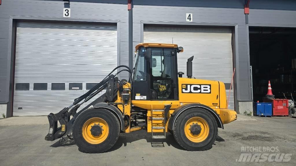 JCB 411 Pale gommate