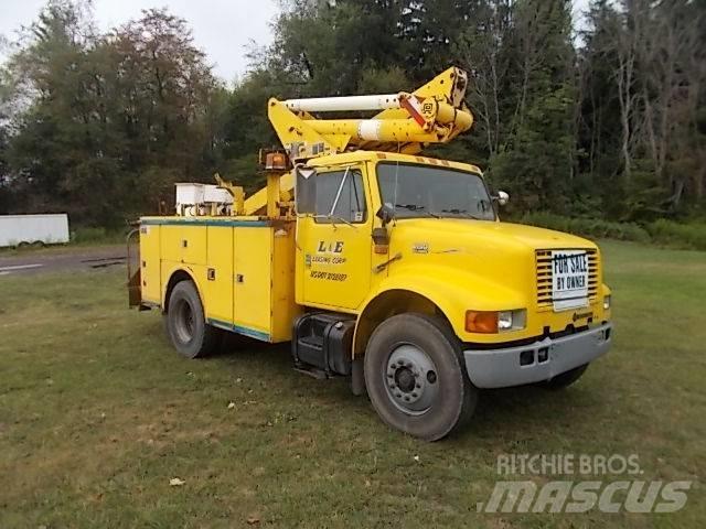 International 4900 Autogru