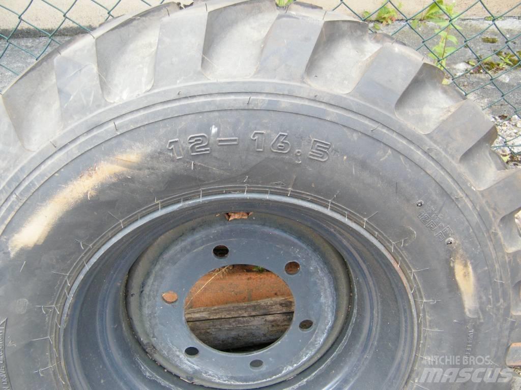 Kumho 12-16,5 Pneumatici, ruote e cerchioni