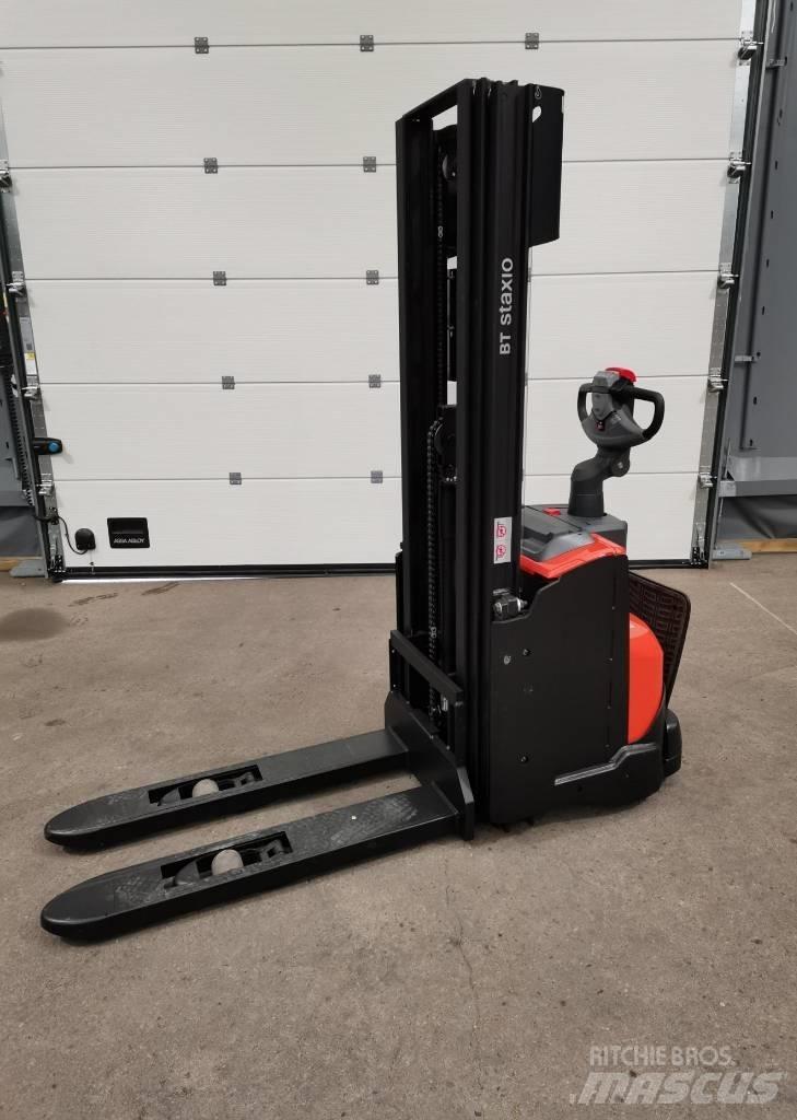 Toyota SWE 120 L Transpallet uomo a terra