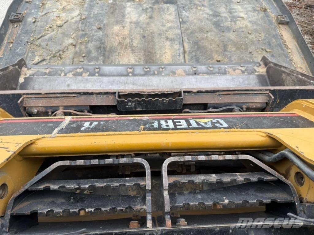CAT 216 Mini Pale Gommate
