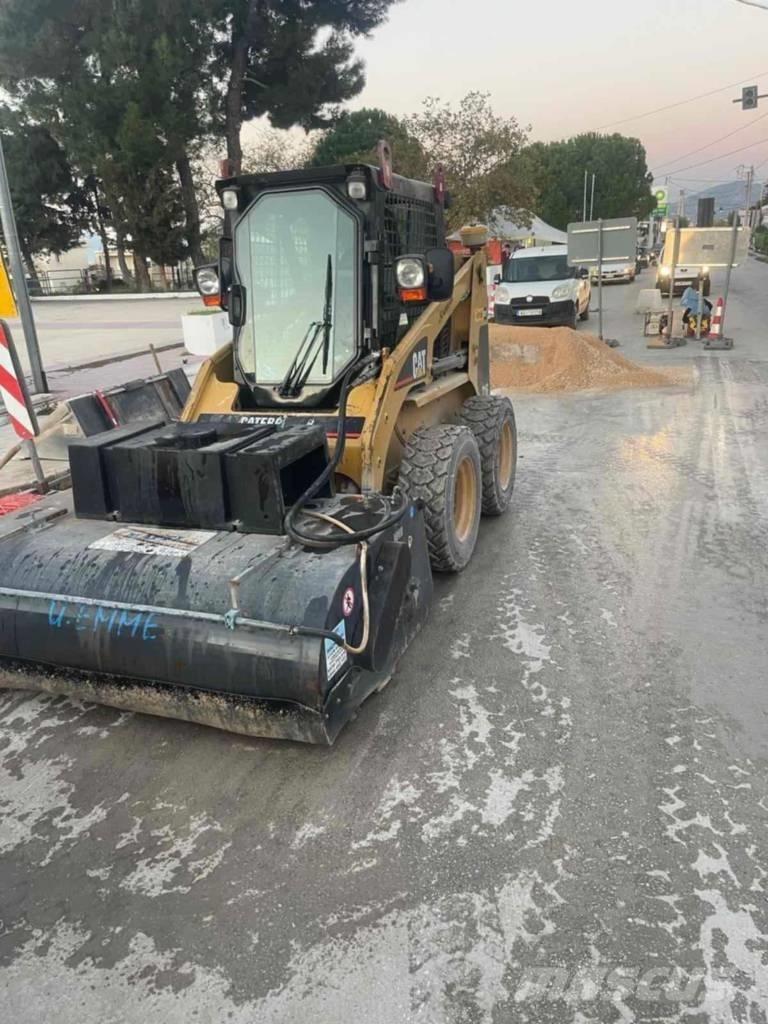 CAT 216 Mini Pale Gommate