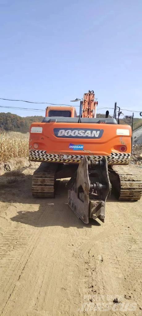 Doosan DX 225LC Escavatori cingolati