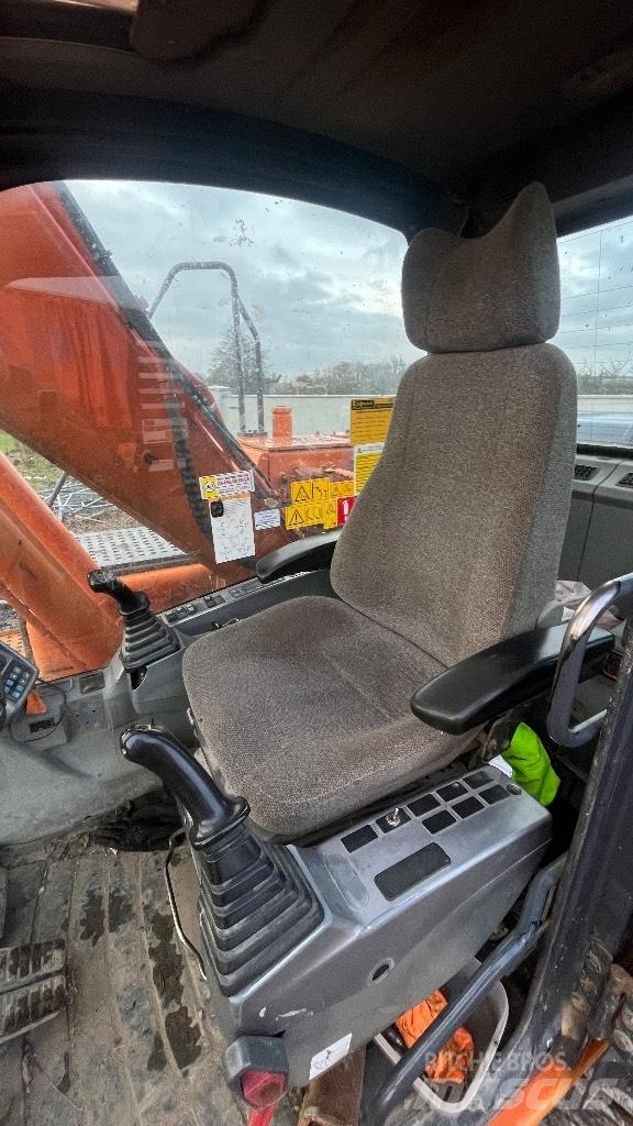 Doosan Dx140 Escavatori gommati