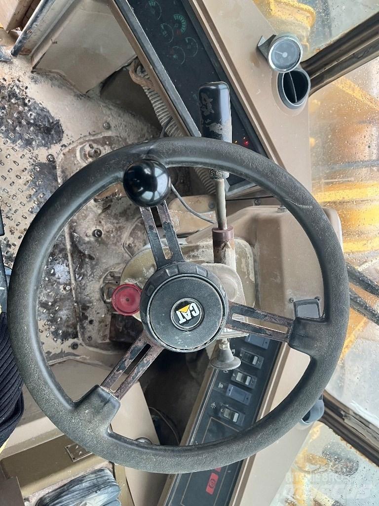 CAT 950 F Pale gommate