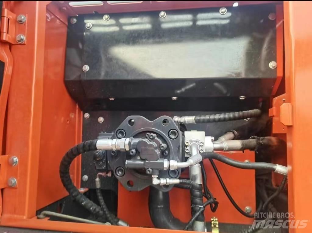 Doosan DX225 Escavatori cingolati