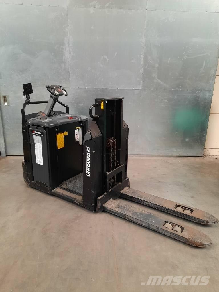 UniCarriers OEP120 Commissionatore basso livello