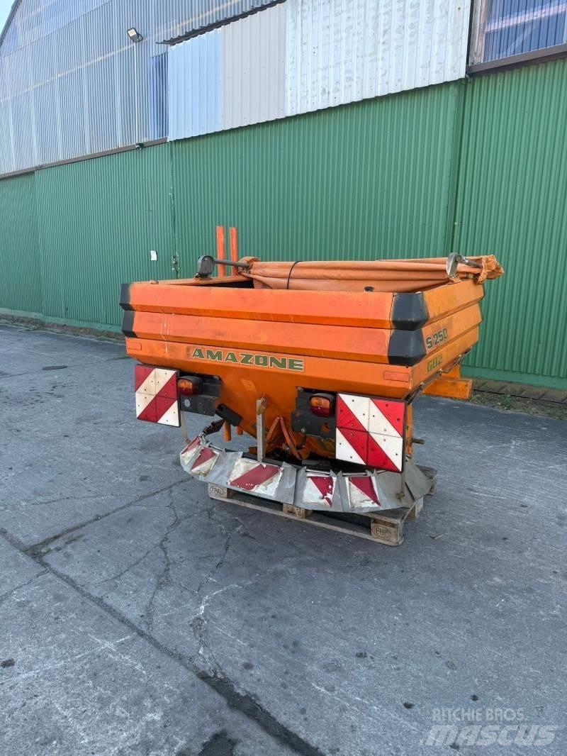 Amazone ZA XS Spargisabbia e spargisale