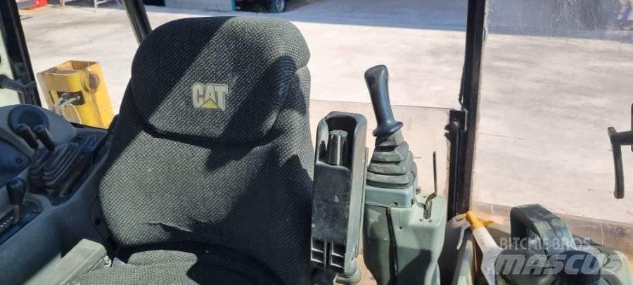 CAT 432D Terne