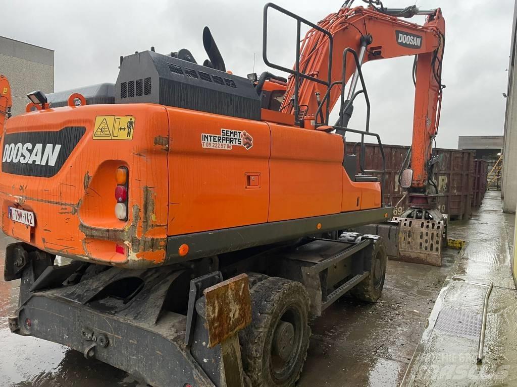 Doosan DX 210 W - 5 Escavatori gommati