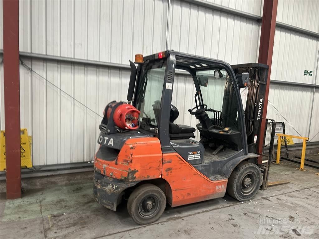 Toyota 02-8FGF25 Carrelli elevatori GPL