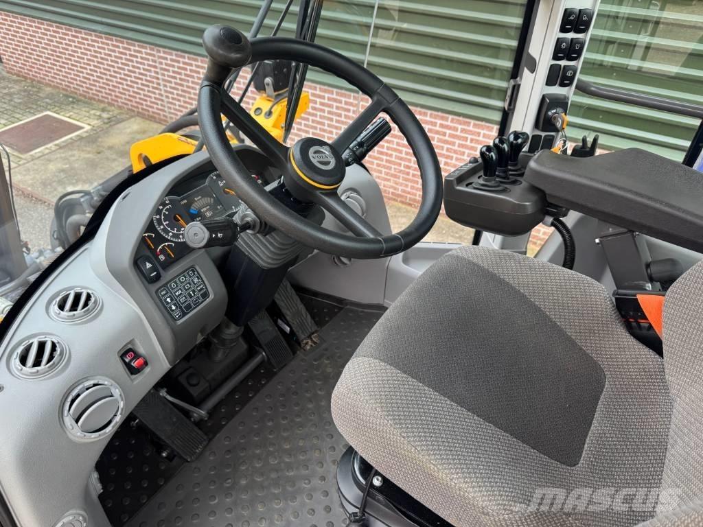 Volvo L 90 H Pale gommate