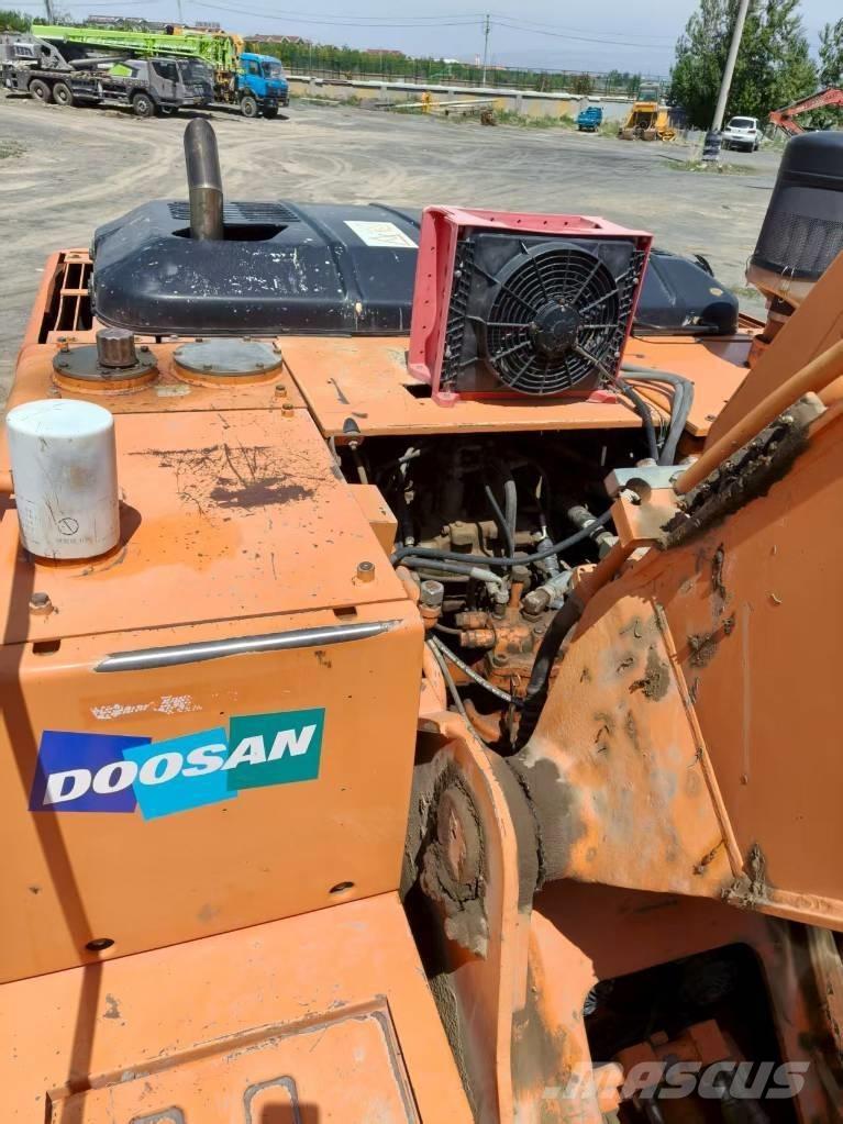Doosan DH210W-7 Escavatori gommati