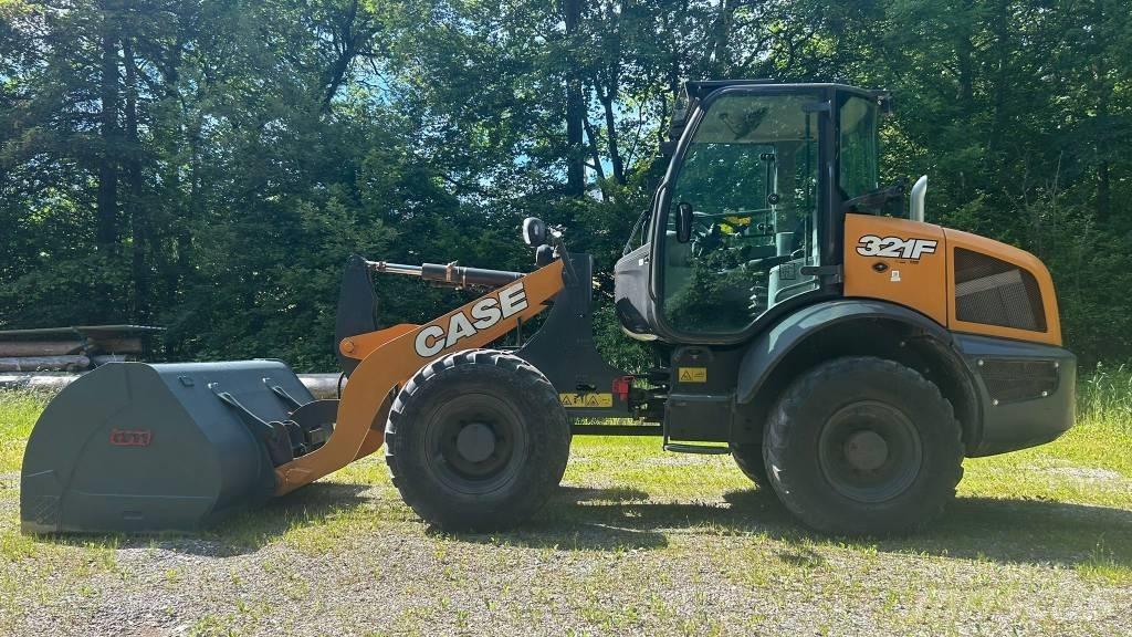 CASE 321 F Pale gommate