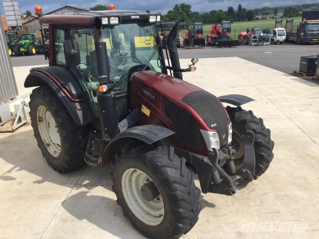 Valtra N123 Trattori