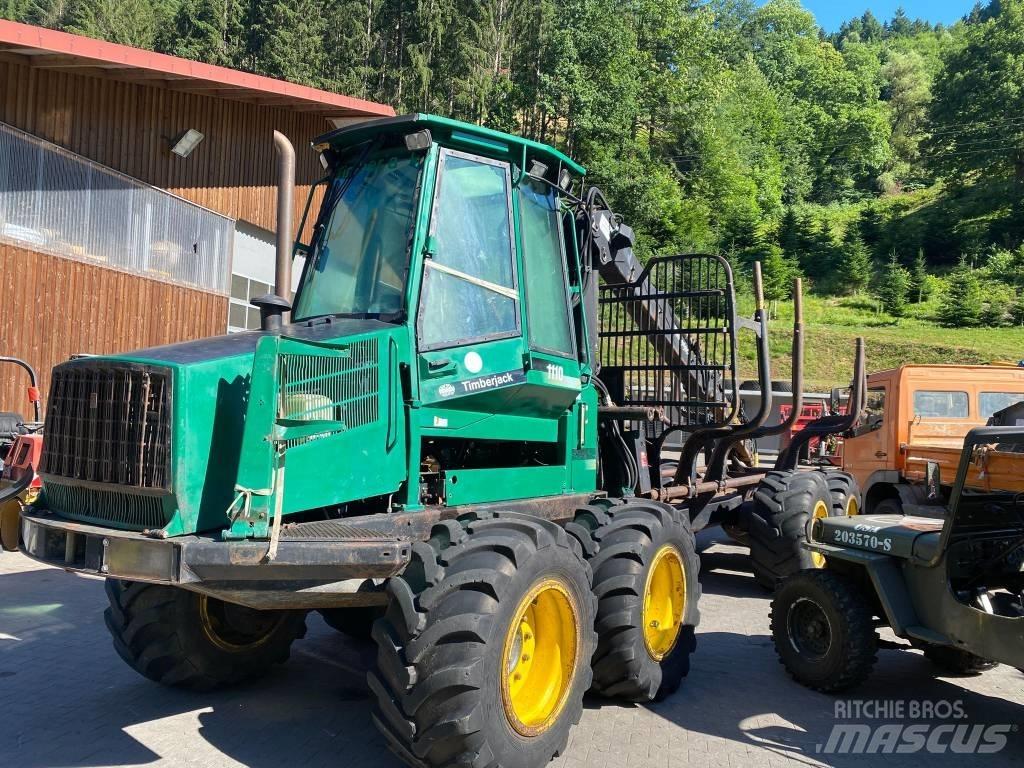 John Deere 1110 Forwarder