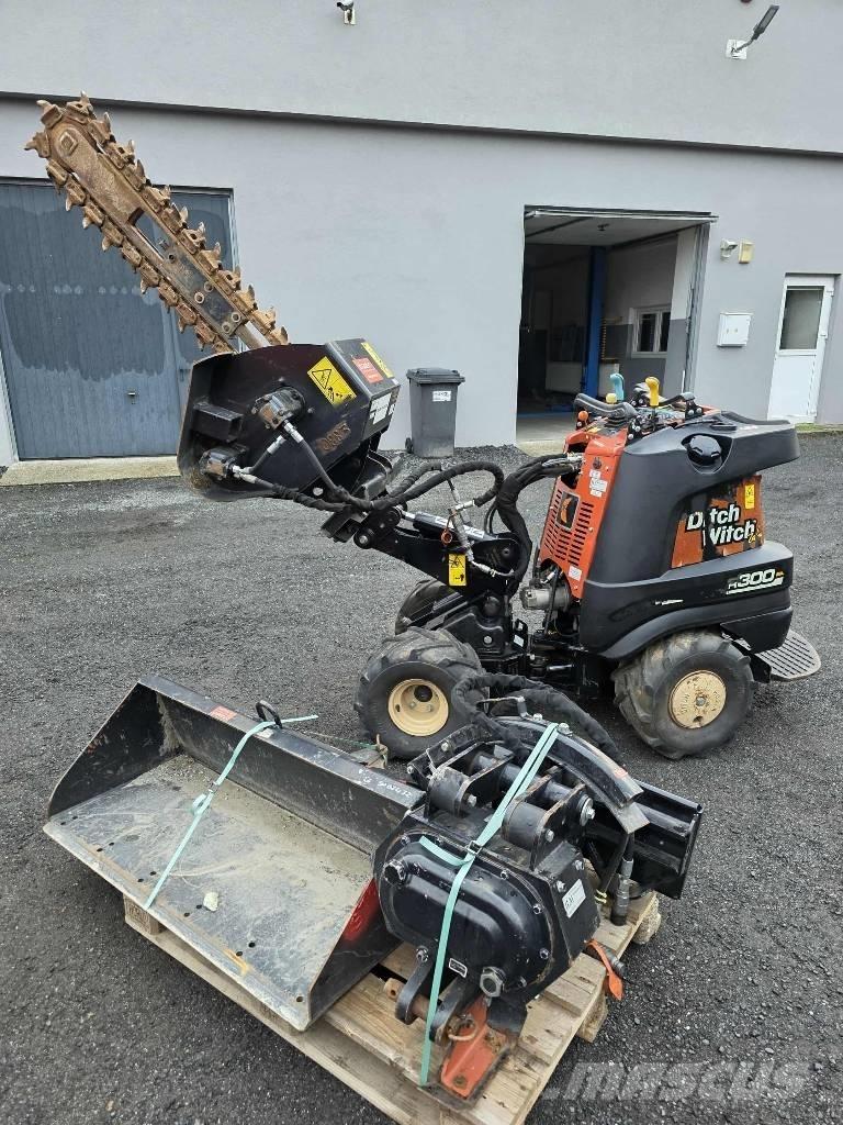 Ditch Witch R300 Scavafossi