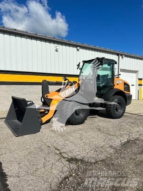 CASE 321F Pale gommate