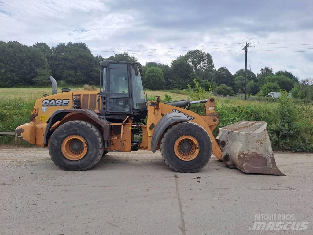 CASE 921 F Pale gommate