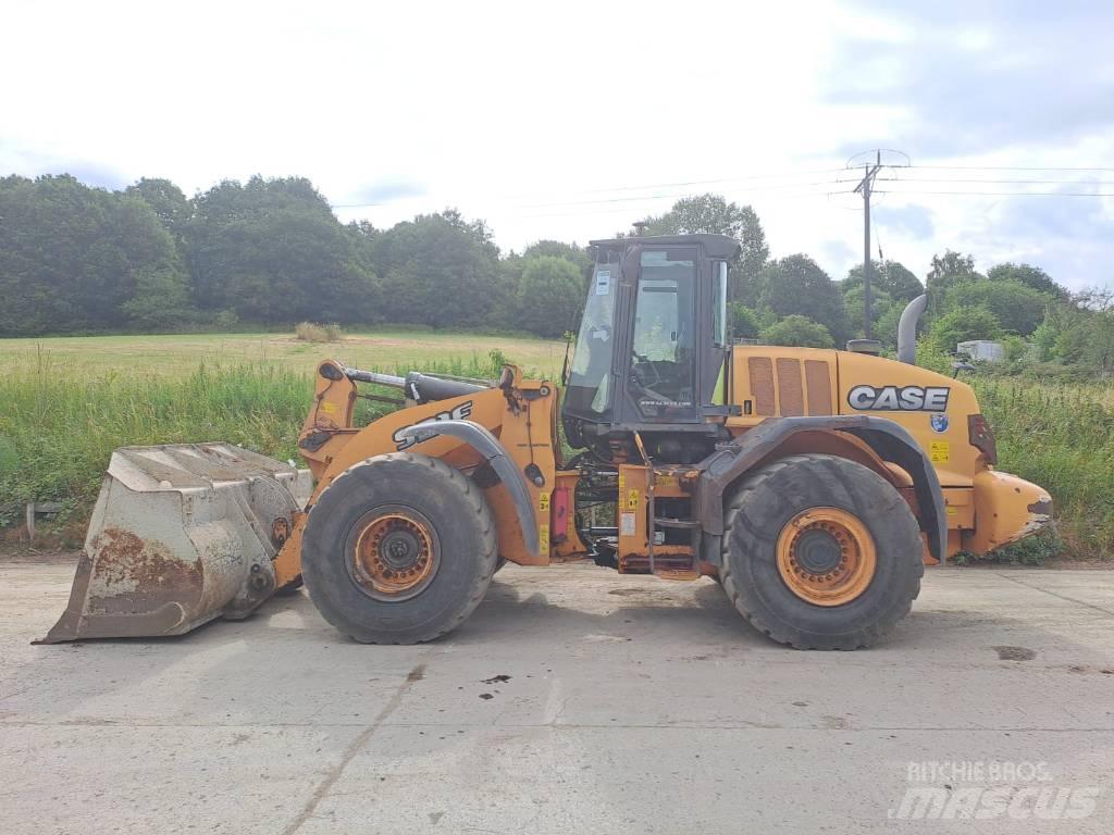 CASE 921 F Pale gommate
