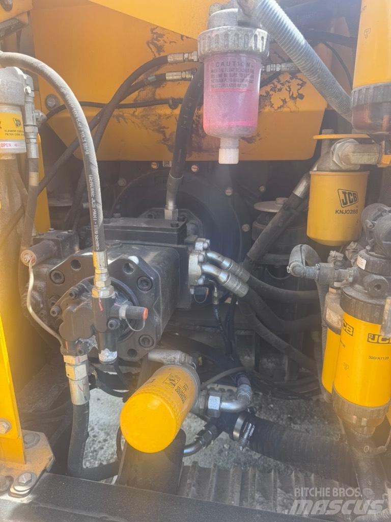 JCB JS 131 LC Escavatori cingolati