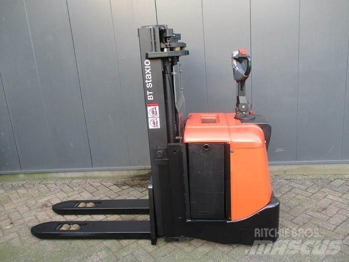Toyota SPE 160L Transpallet uomo a terra