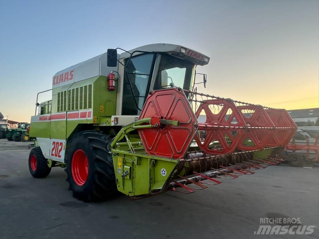 CLAAS Mega 202 Mietitrebbiatrici
