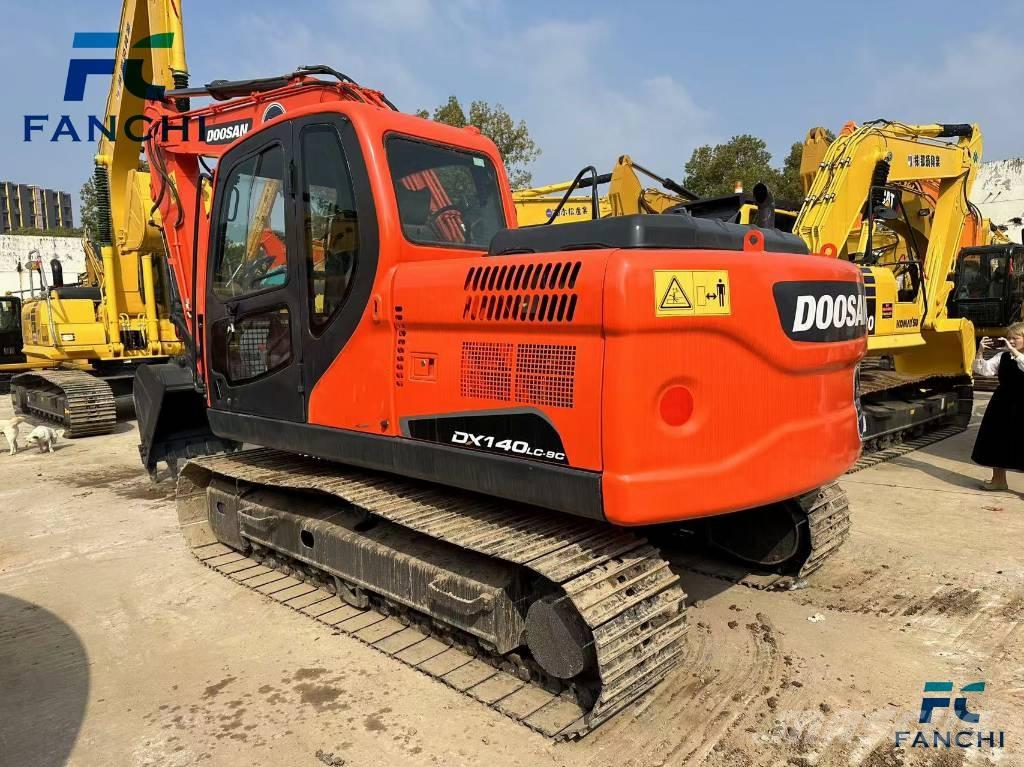 Doosan DX 140 LC Escavatori cingolati